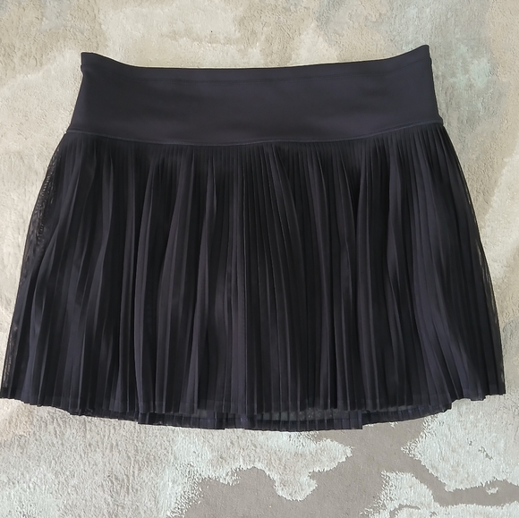 IBKUL Solid‎ Mesh Skort - Picture 1 of 7
